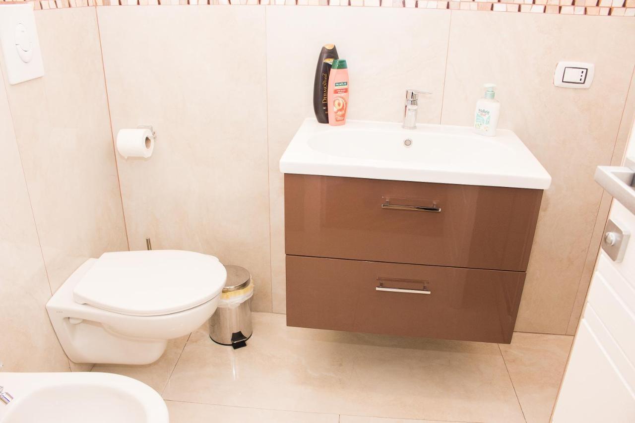 Barbaja Suites In Street Toledo 205 Neapol Zewnętrze zdjęcie